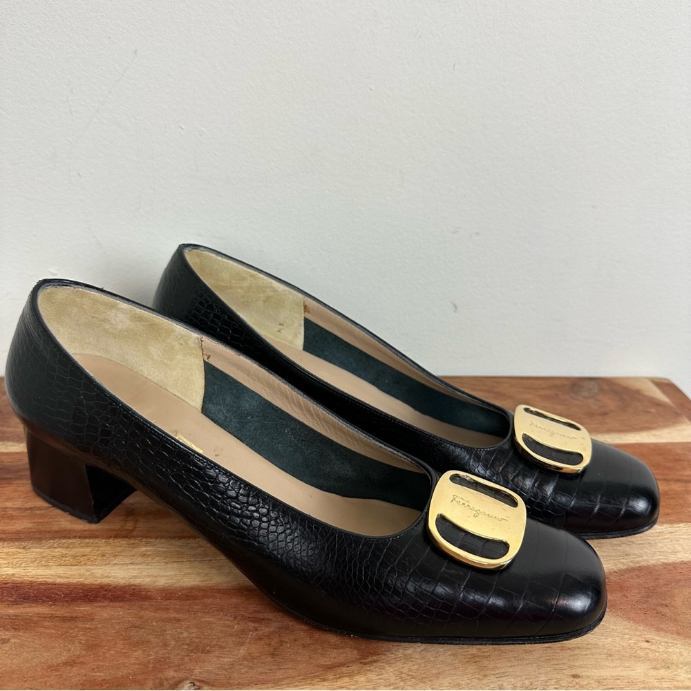 Vintage Salvatore Ferragamo Gancini Pumps - Picture 13 of 13